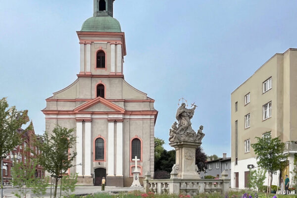 B_laka_plac_kosciellny_bird_fountain_small
